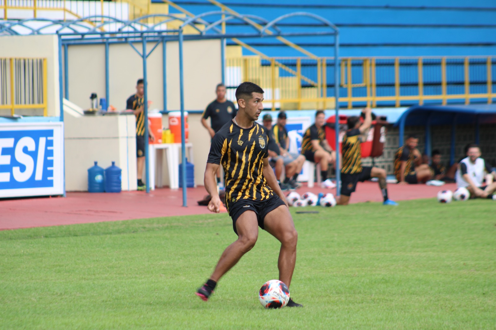 Amazonas FC oficializa a contratação de argentino cria do Boca Juniors