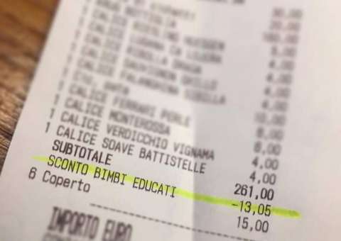 Restaurante dá desconto em conta por 'bom comportamento' de crianças