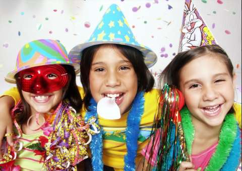 Shopping em Manaus prepara atividades carnavalescas em parceria com escola de idiomas