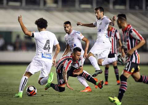 Derrota do Santos em casa para o São Paulo vira memes na internet 