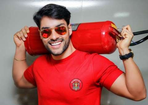 Christian Grey brasileiro dá dicas para iniciantes em sadomasoquismo