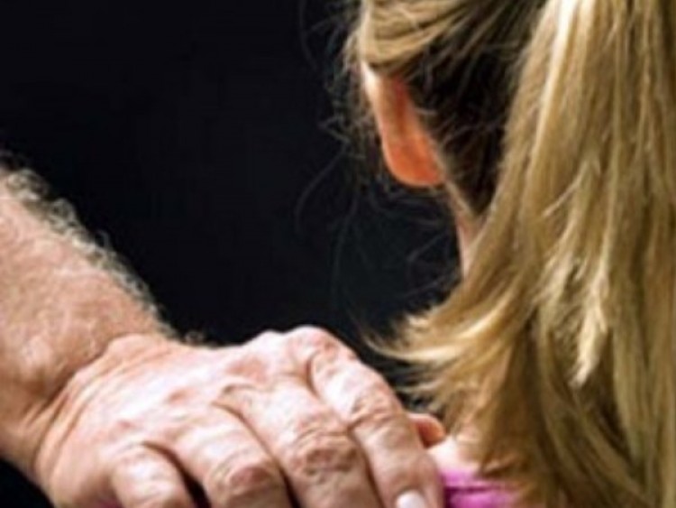 Pai descobre estupro de filha ao ouvir áudio de padrasto no WhatsApp 