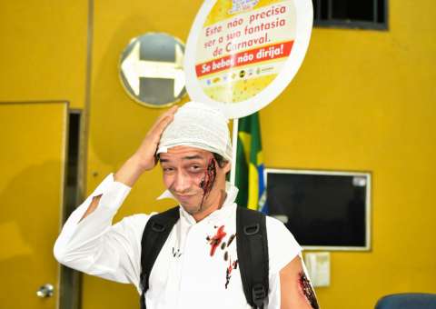 'No carnaval só não vale brincar com a vida' é campanha do Detran-AM para 2017