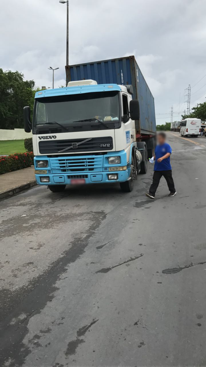 Operação Carga Pesada apreende 15 carretas irregulares em Manaus