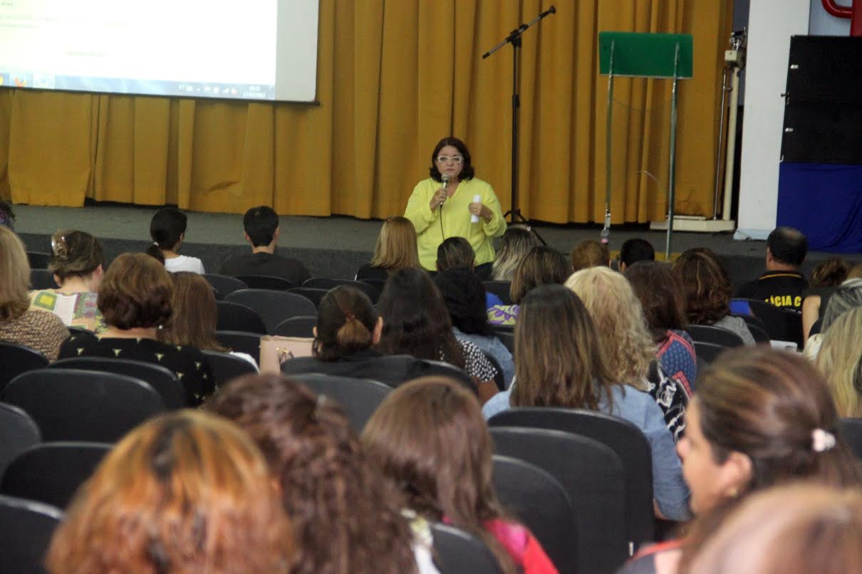 Escolas de Manaus recebem ação de prevenção à violência e ao uso de drogas