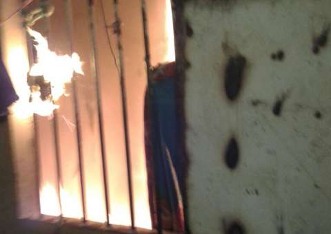 Detentos ateiam fogo em cela de delegacia no Amazonas