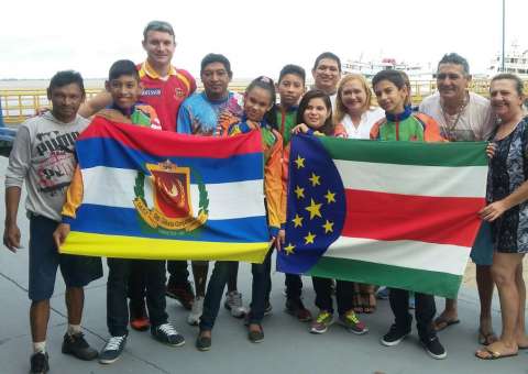 Jovens atletas do interior batalham por título de campeonato em Manaus