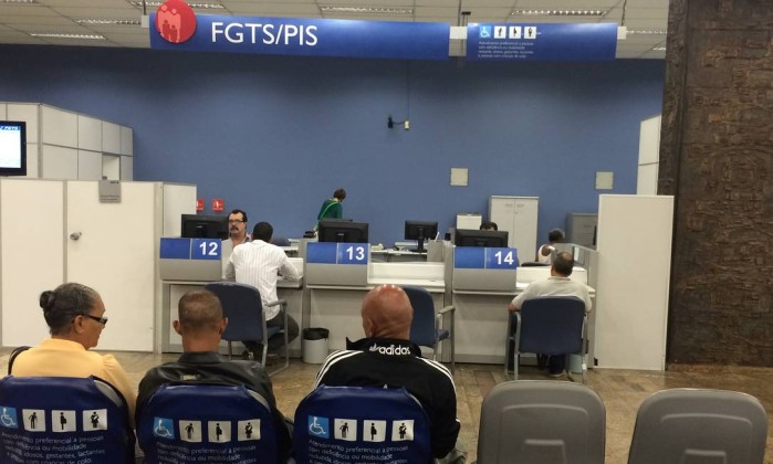 Maiores de 70 anos podem sacar FGTS das contas inativas sem esperar calendário  