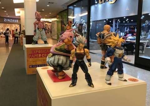 Exposição com personagens feito de papel oferece oficinas gratuitas