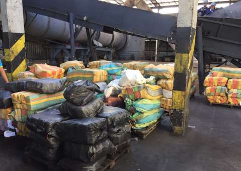 Polícia Federal incinera quatro toneladas de drogas avaliadas em R$30 milhões em Manaus  