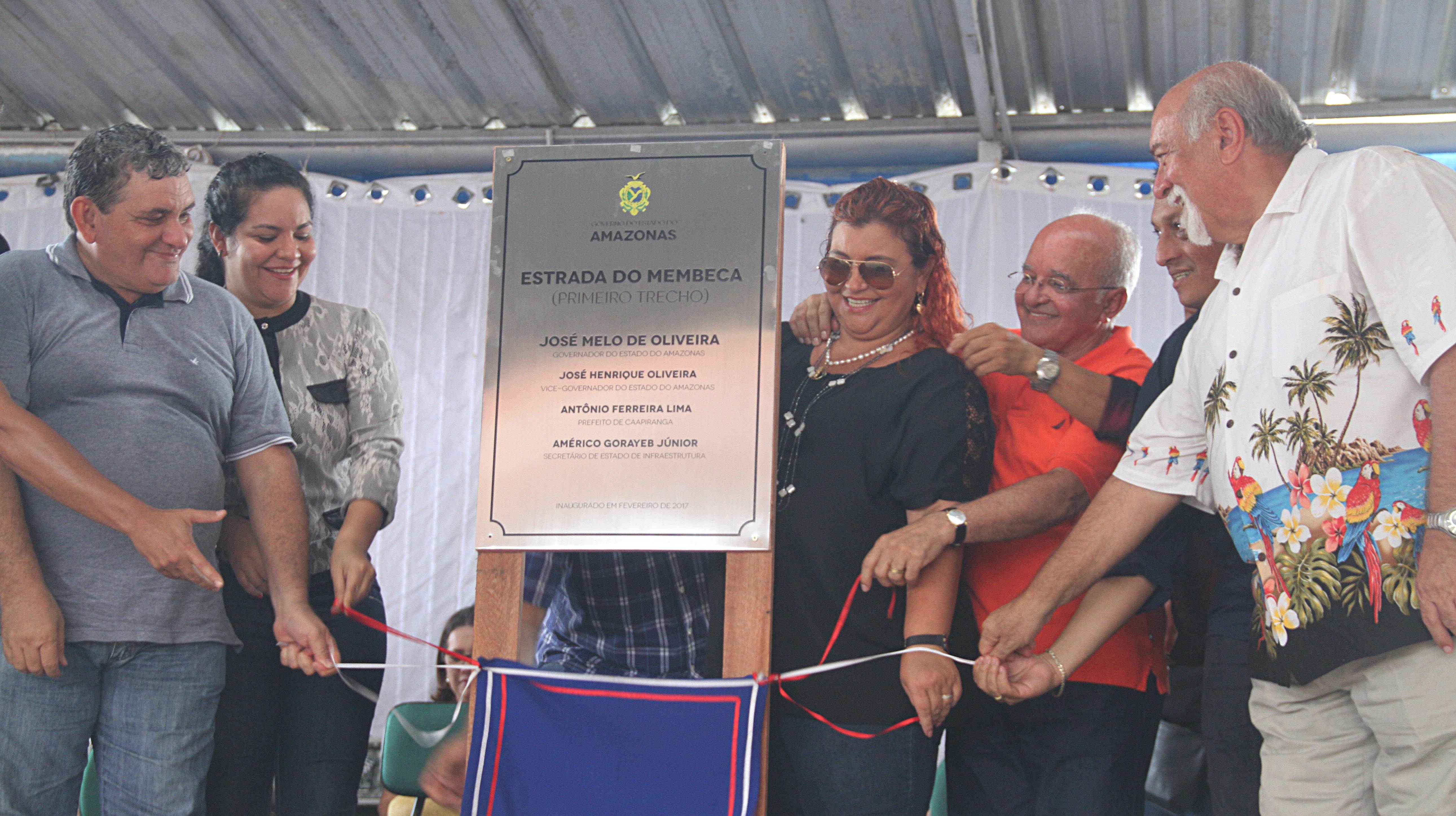 Governo anuncia pacote para agronomia e inaugura estrada em Caapiranga