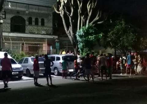 Adolescente morre eletrocutado durante brincadeira de papagaio em Manaus