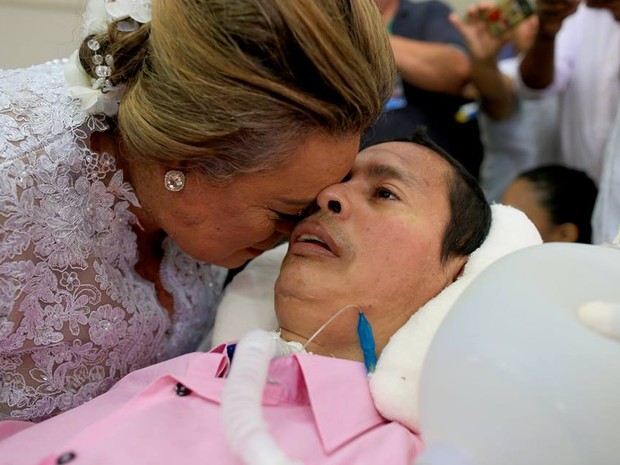 Paciente de UTI que casou em hospital morre seis dias após cerimônia