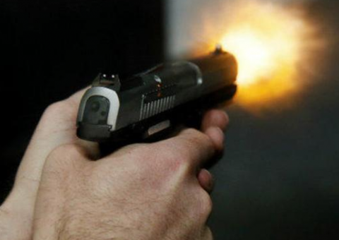 Jovem é assassinado após grupo invadir casa no AM