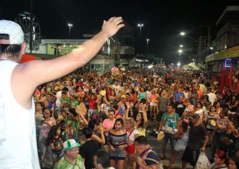 Banda 'Bhaixa da Hégua' agita foliões na zona Sul de Manaus