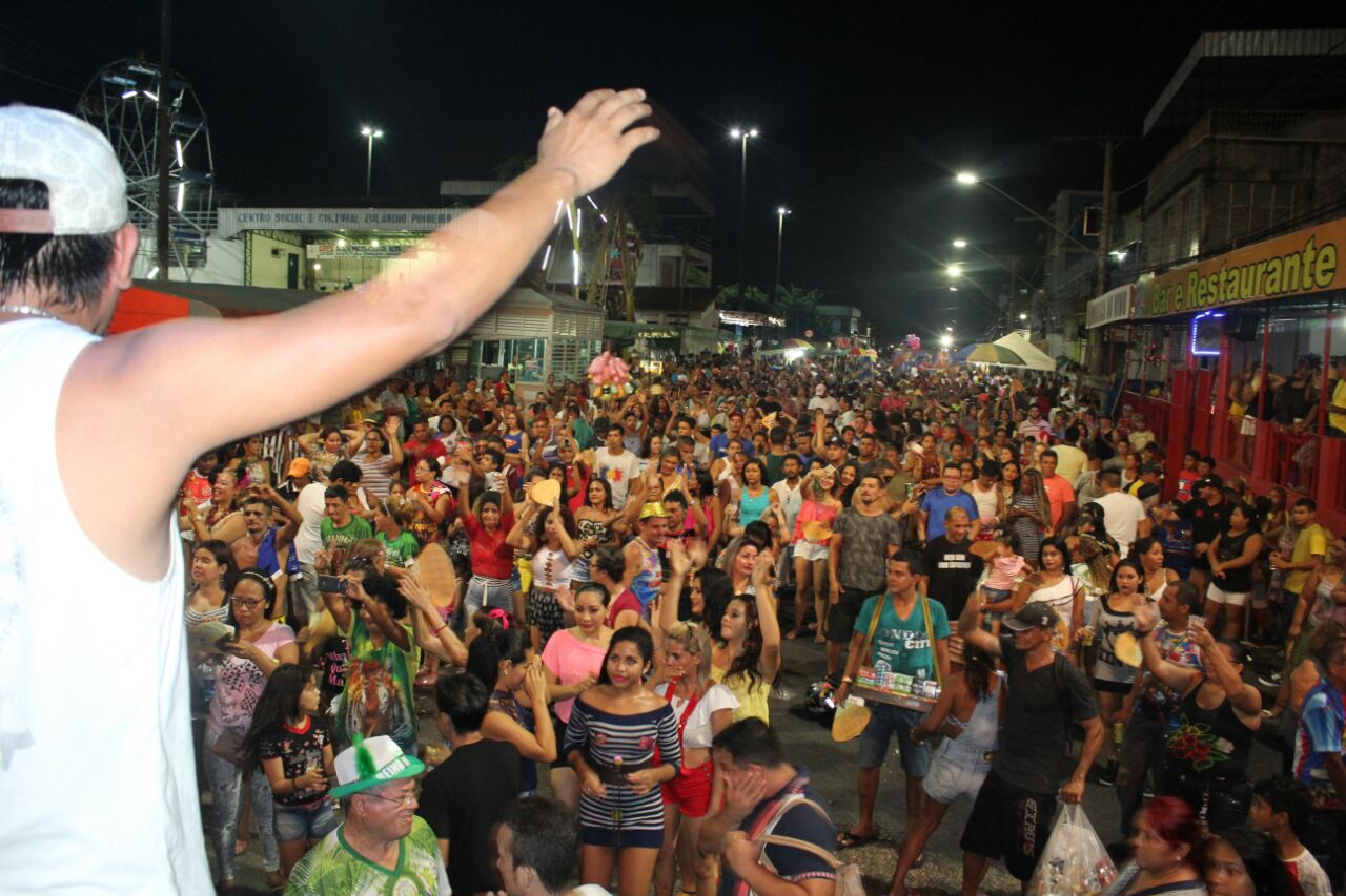 Banda 'Bhaixa da Hégua' agita foliões na zona Sul de Manaus