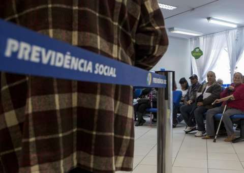 Reforma da Previdência não deve sair até junho, dizem deputados