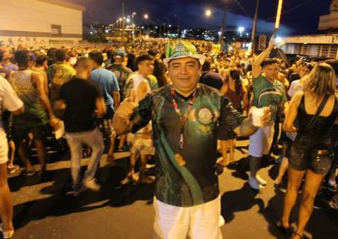 Carreata e ensaio da Reino Unido faz festa para multidão