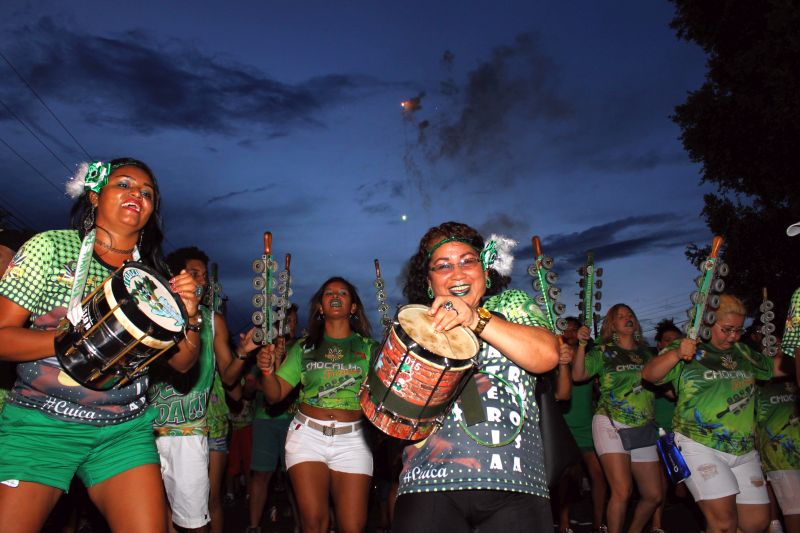 Carreata e ensaio da Reino Unido faz festa para multidão