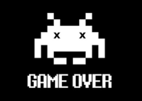 Jovem ateia fogo no próprio corpo após pai proibi-ló de jogar video game