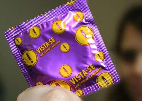 Mais de 100 mil preservativos são distribuídos em bandas carnavalescas