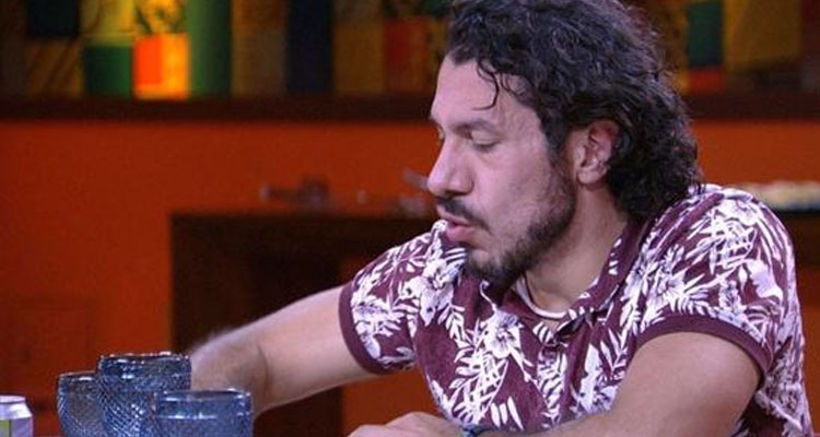 BBB17: Rômulo chama Emilly de ninfeta e vira assunto na web