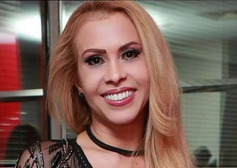 Repórter faz pergunta inusitada para Joelma e cantora passa por saia justa
