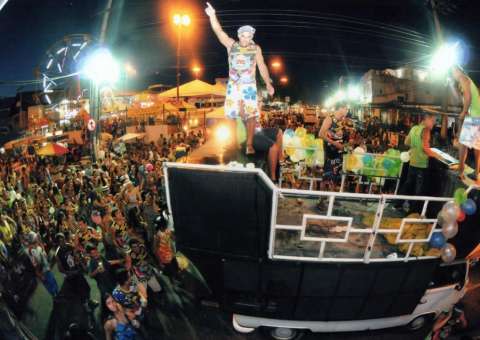 Carnaval do Educandos recebe blocos de rua neste fim de semana