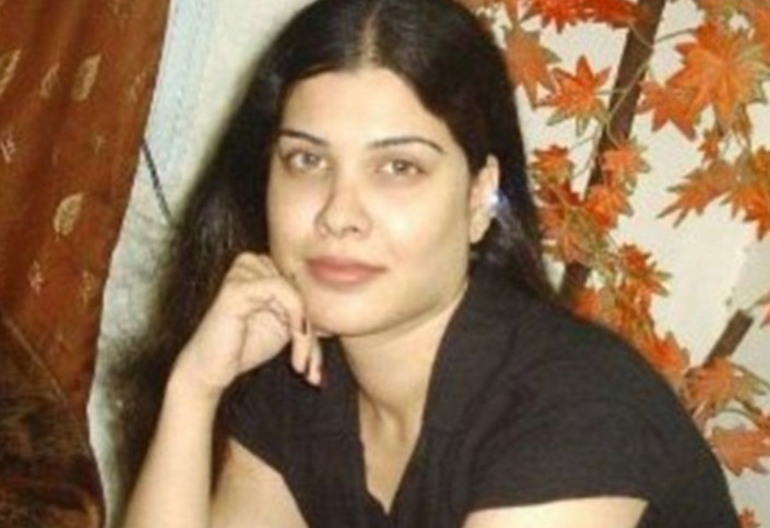 Jovem fica com rosto desfigurado após ser atacada por amigo