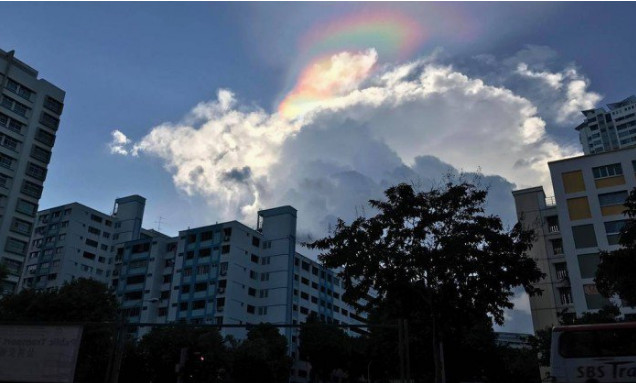 Raro fenômeno surpreende moradores ao surgir no céu