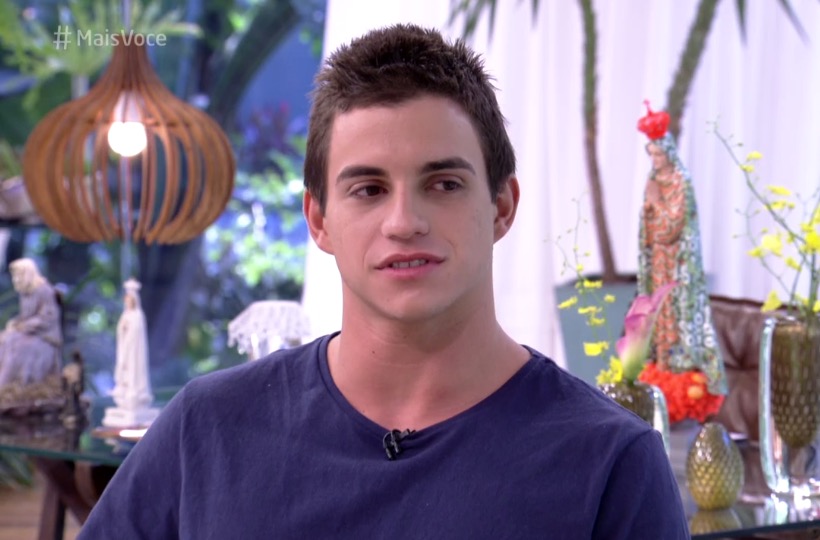 Monossilábico, ex-BBB Manoel dá canseira em Ana Maria Braga 