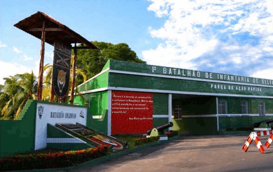 Morreu estrangulado o homem nu que invadiu 1º BIS, afirma perícia