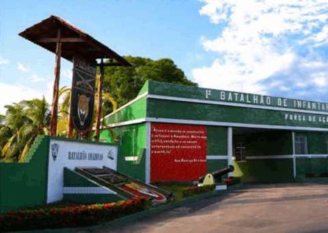 Morreu estrangulado o homem nu que invadiu 1º BIS, afirma perícia