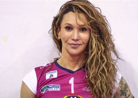 Polêmica de transexual brasileira no volêi italiano vai parar na Justiça