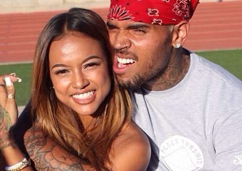 Justiça proíbe Chris Brown de se aproximar de ex-namorada