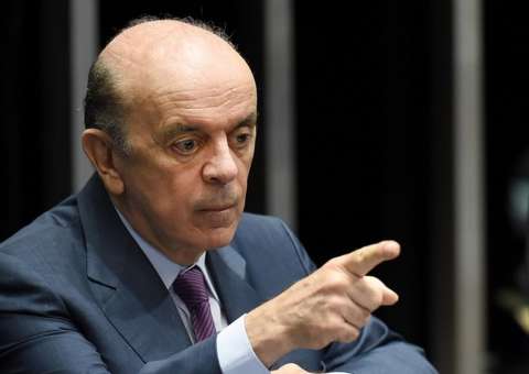 Serra pede demissão do Ministério das Relações Exteriores