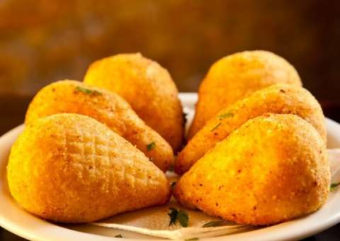 Visa Manaus fiscaliza cantinas de escolas para checar produtos que contribuem com a obesidade