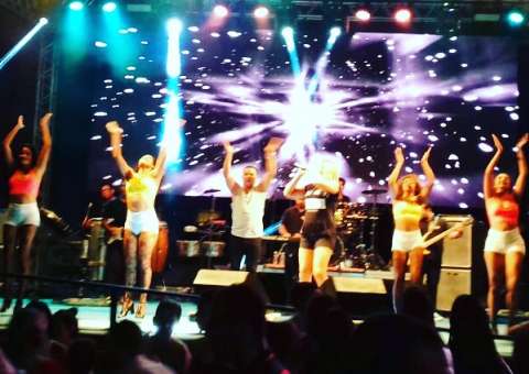 Banda Realizare agita Baile Infantil do Tropical