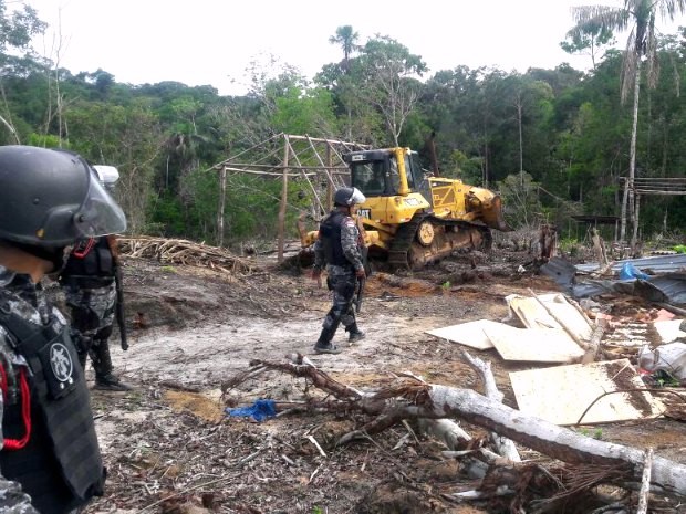 Polícia desocupa área invadida na Zona Norte de Manaus