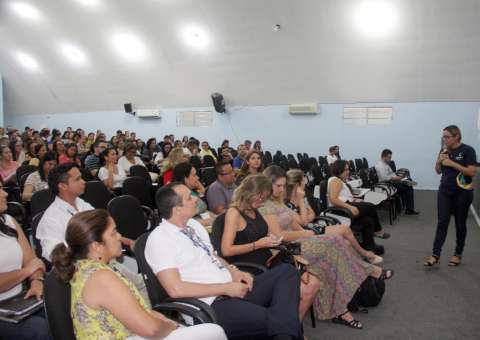 Escolas municipais ganham plataforma internacional para ensinar matemática