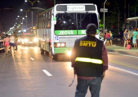 Linhas especiais vão atender folião que for ao sambódromo
