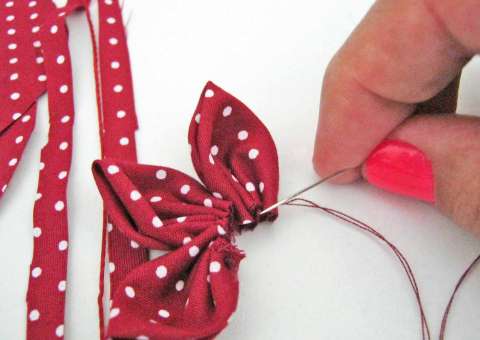 Moradores do Novo Israel participam de oficina de reaproveitamento de resíduos