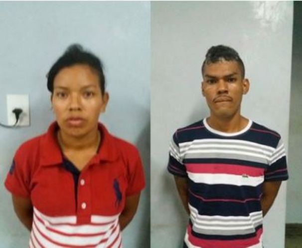 Dupla é presa acusada de assaltar paradas de ônibus em Manaus