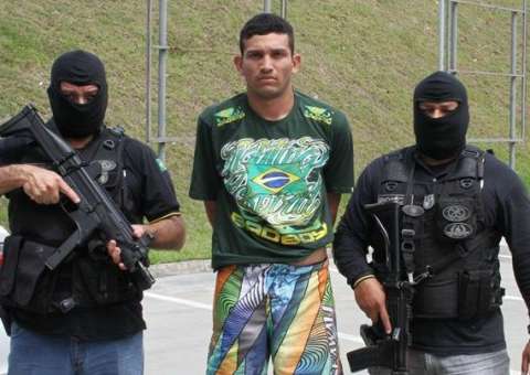 Homem é preso em flagrante com drogas escondidas dentro de microondas em Manaus