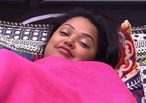 Elis ataca de 'falsiane' com Vivian após falar que torce por ela na prova do Líder