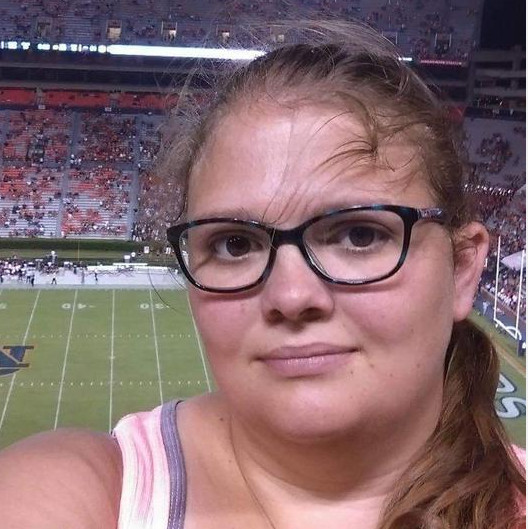 Após passar noite em festa, mulher acorda com ataque de soluços todos os dias