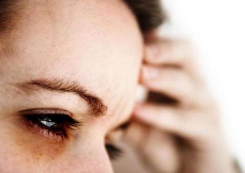 Chá medicinal é indicado para aliviar enxaqueca e pressão alta