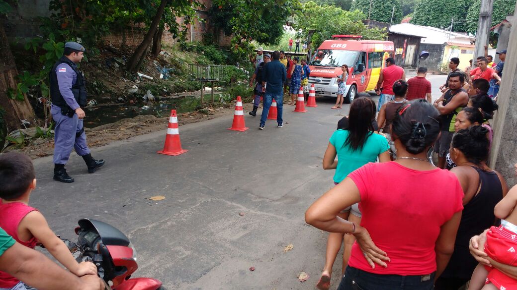  Em Manaus, corpo de homem é achado em igarapé com pés e mãos amarradas 