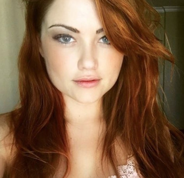 Ellen Roche surpreende fãs ao surgir 8 quilos; antes e depois