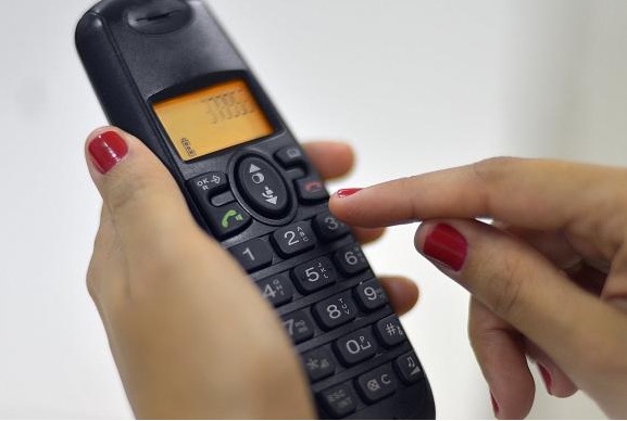 Ligar de telefone fixo para celular está mais barato